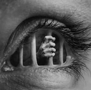 prison yeux