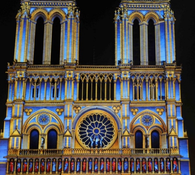 notre-dame-light_articleimage.jpg