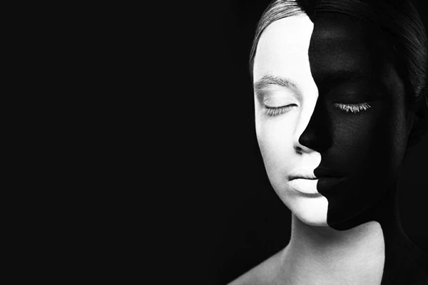 Femmes-visage-noir-fond-optique-illusion-monochrome-les-yeux-ferm-s-corps-peinture-noir-D-coration